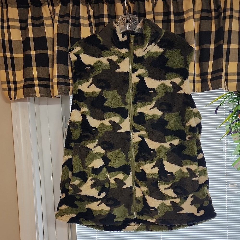 Camouflage Fleece Vest